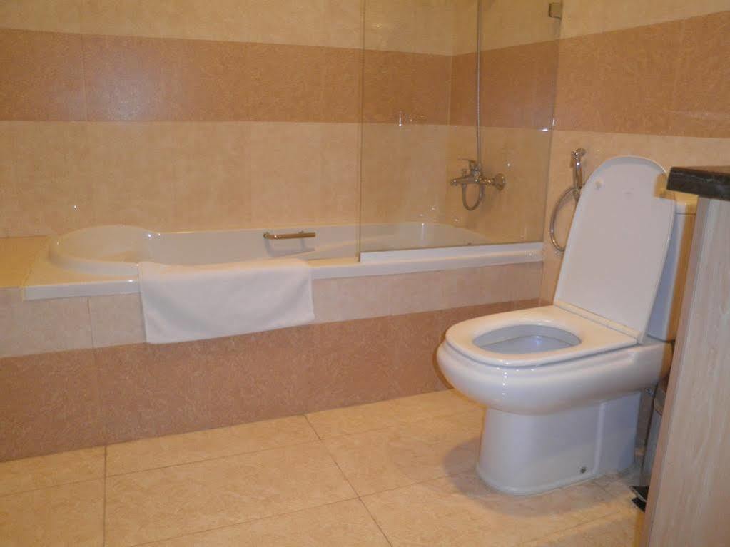 Imperial Suites Hotel Manamah Buitenkant foto